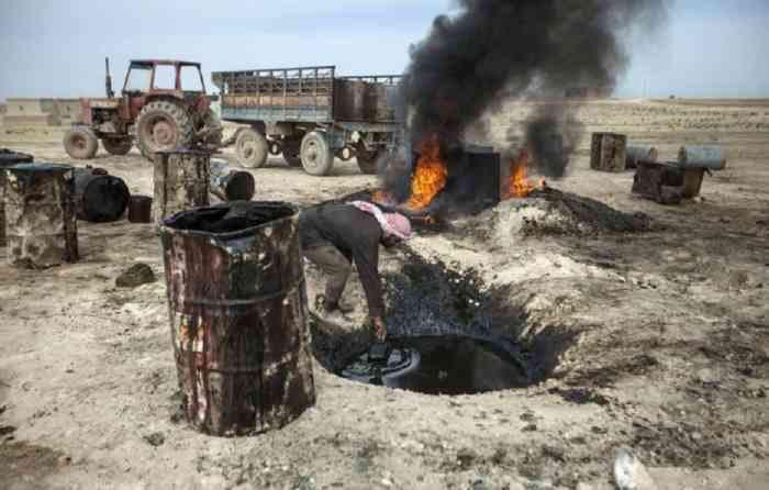 تصویر آزادسازی بیش از ۴۰ حوزه نفتی در «رقه» سوریه