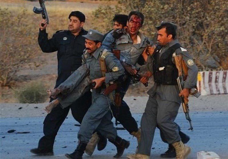 تصویر حمله عناصر طالبان به پاسگاه های پلیس در هلمند