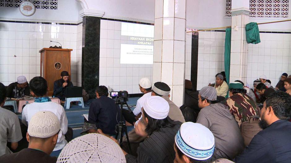 تصویر متهم شدن مساجد اندونزی به همکاری با داعش