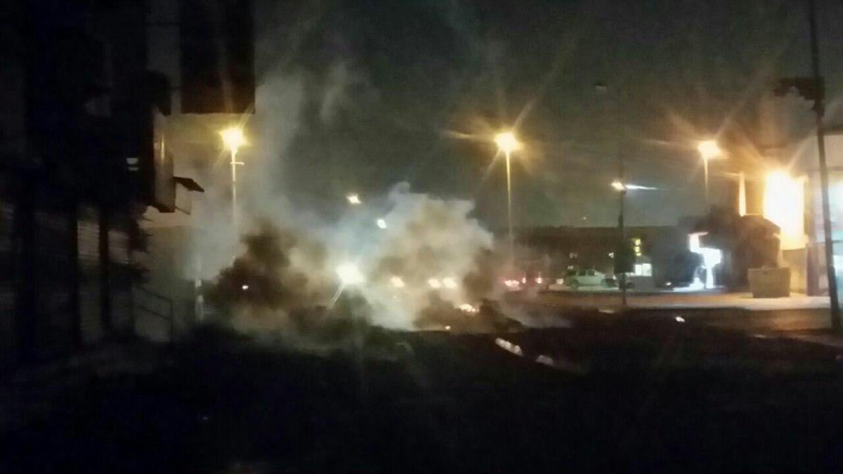 تصویر درگیری نیروهای امنیتی بحرین با معترضان به جنایات آل سعود