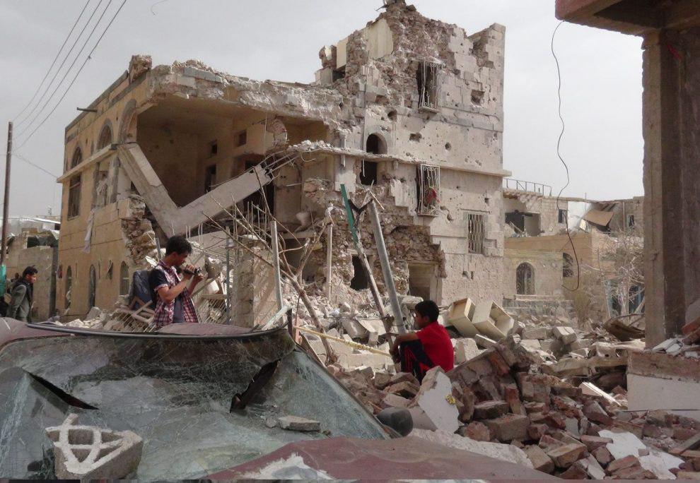 تصویر ٧ شهيد در حمله جنگنده های ائتلاف عليه يمن به نزدیکی صنعا