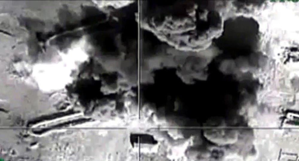تصویر انهدام ۱۸۰ موضع داعش در حملات هوایی روسیه در حماه