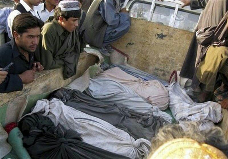 تصویر کشته شدن ۱۰ غیرنظامی در حملات هوایی آمریکا در جنوب افغانستان