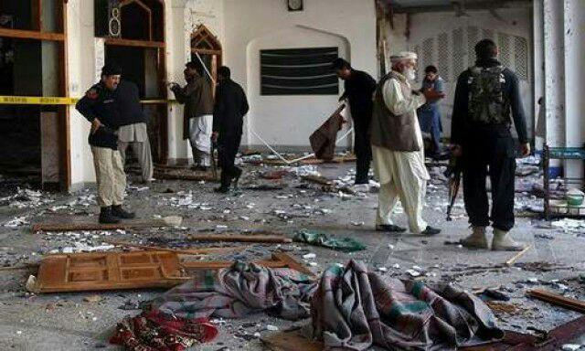 تصویر انفجار تروریستی در مسجدی در ننگرهار
