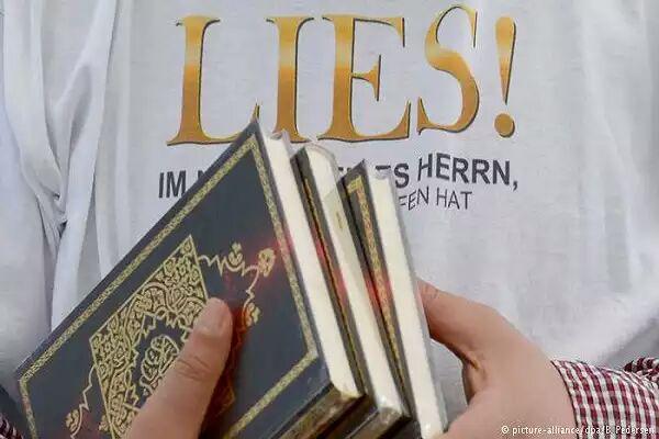 تصویر تداوم ممنوعیت توزیع قرآن از سوی سلفی‌ها در آلمان