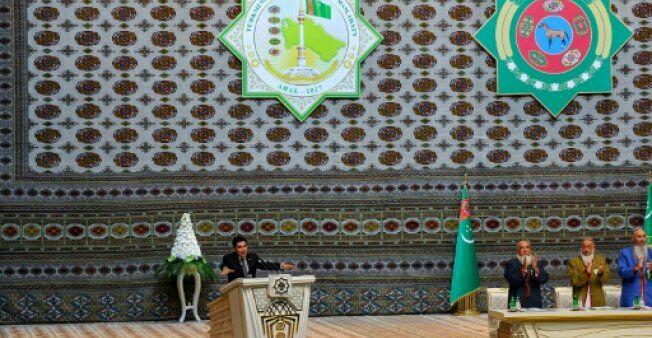 تصویر ترکمنستان پخش صحنه‌های جنسی از تلویزیون را ممنوع کرد