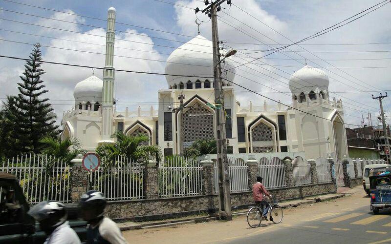 تصویر تخریب مسجد و فروشگاه‌های مسلمانان به دست بوداییان سریلانکا