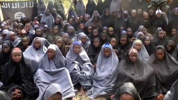 تصویر ده‌ها دانش‌آموز دختر ربوده شده توسط بوکوحرام آزاد شدند