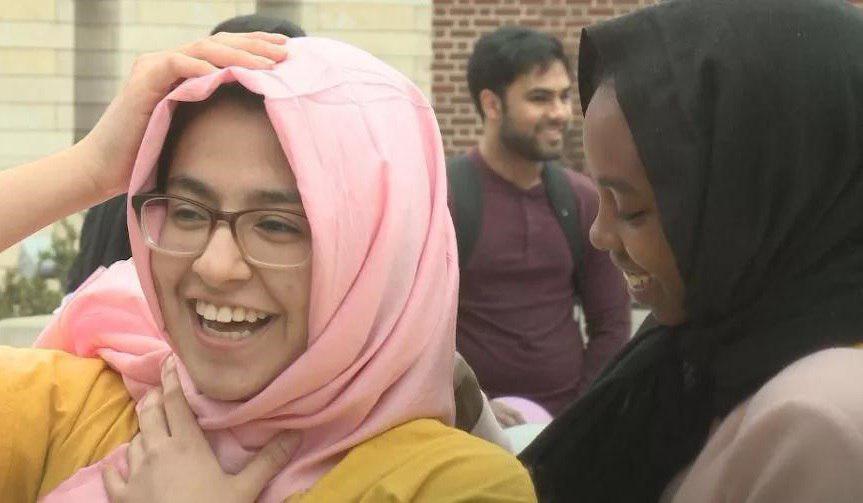 تصویر برگزاری مراسم «حجاب بگذارید» در دانشگاه آیووا و استقبال غیرمسلمانان