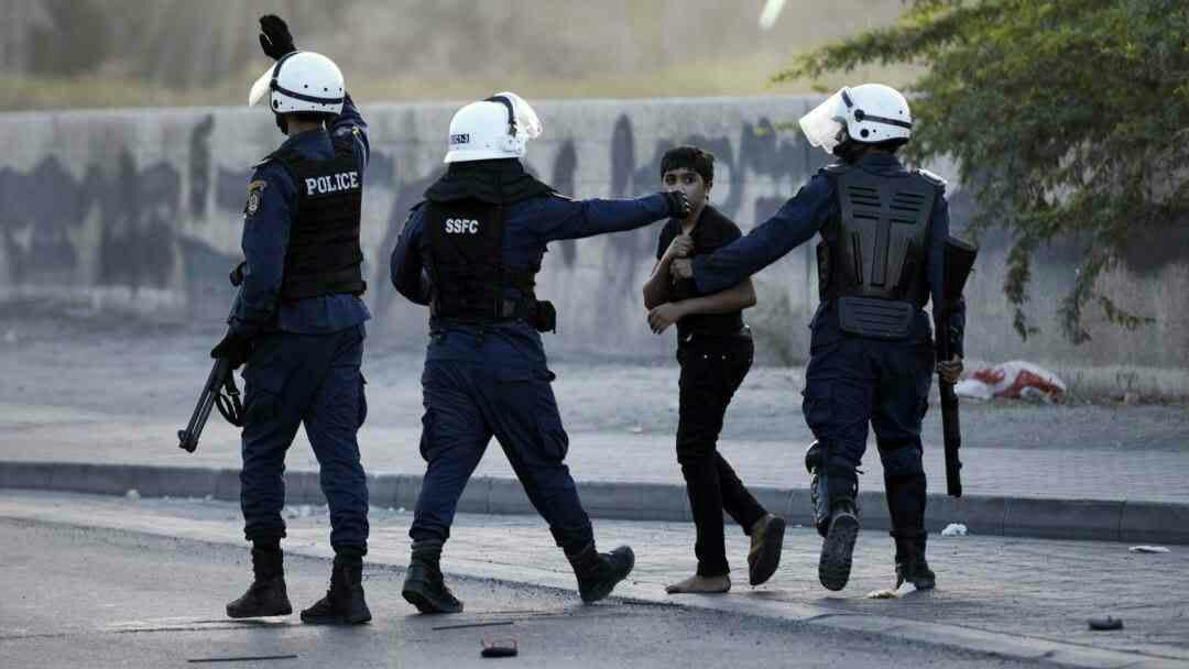 تصویر بازداشت 1402 کودک و نوجوان بی گناه توسط  حکومت بحرین
