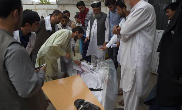تصویر حمله انتحاری در غزنی افغانستان با ۳۱ جانباخته و مجروح