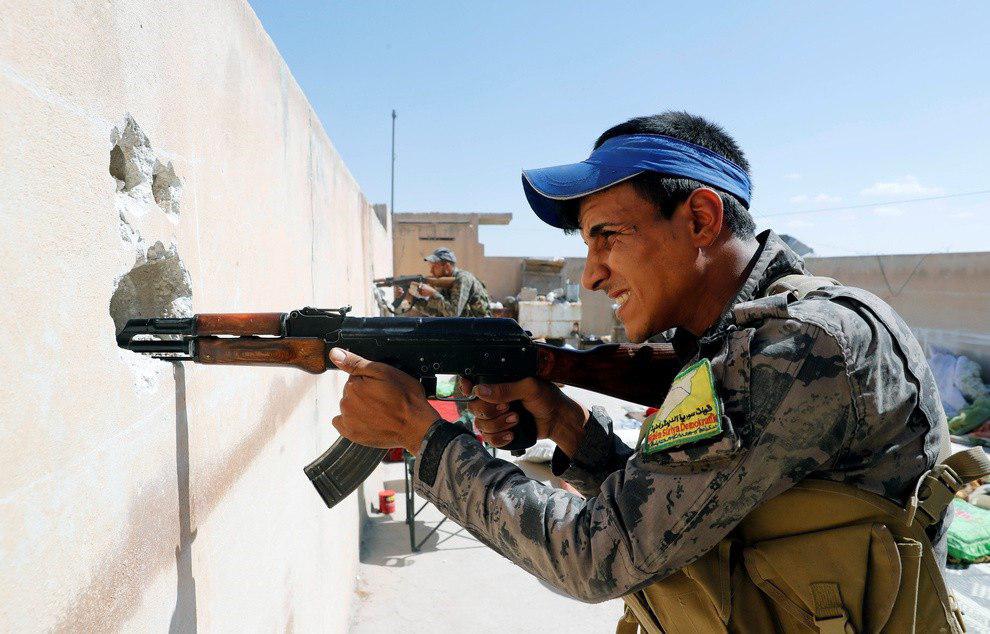 تصویر دستگیری دو سرکرده داعش در استان دیالی عراق