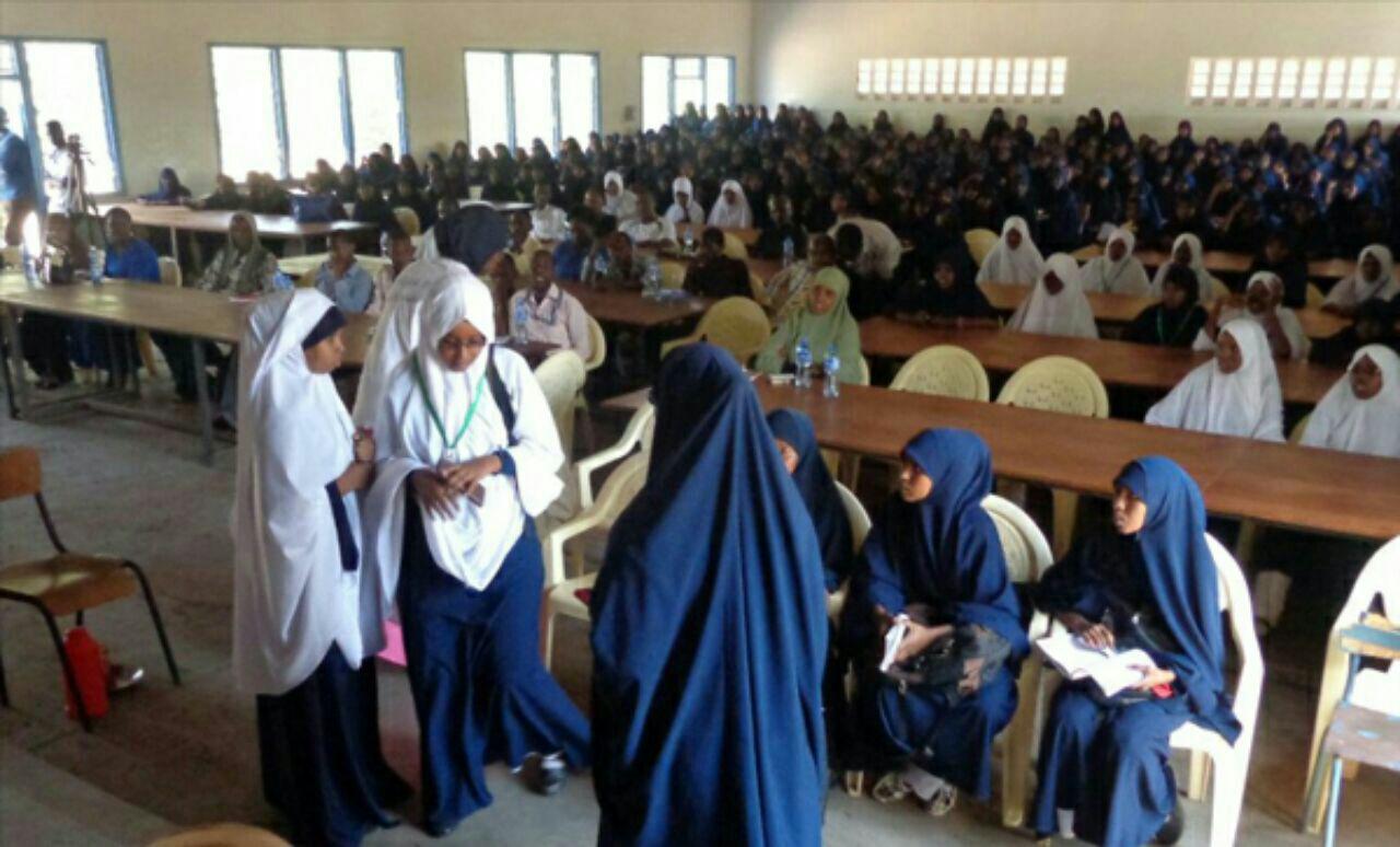 تصویر جلوگیری از انجام تکالیف شرعی دانش‌آموزان مسلمان در کنیا