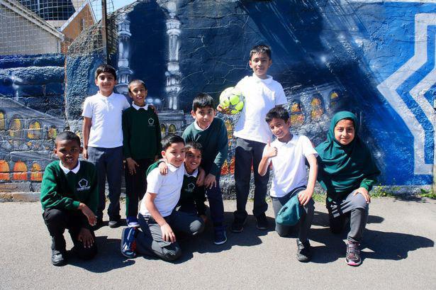 تصویر بیستمین سالگرد تنها مدرسه اسلامی ولز انگلستان برگزار شد