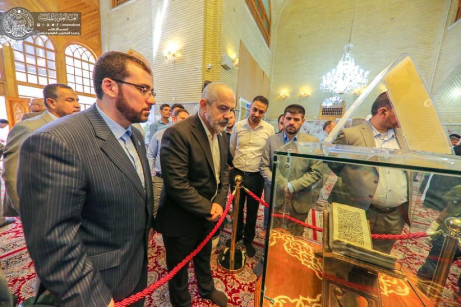 تصویر افتتاح نمایشگاه آثار نفیس و نسخ خطی آستان مقدس علوی