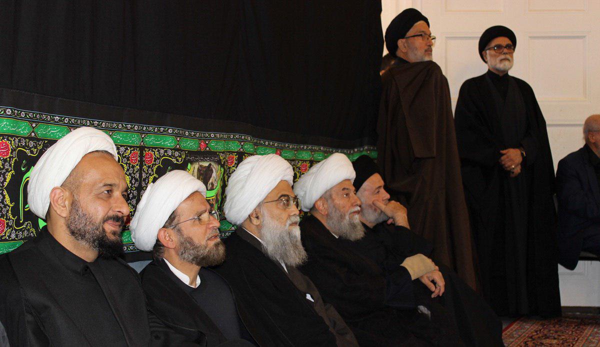 تصویر تجلیل از خادمان حسینی در مرکز اسلامی آیت الله العظمی خویی در لندن