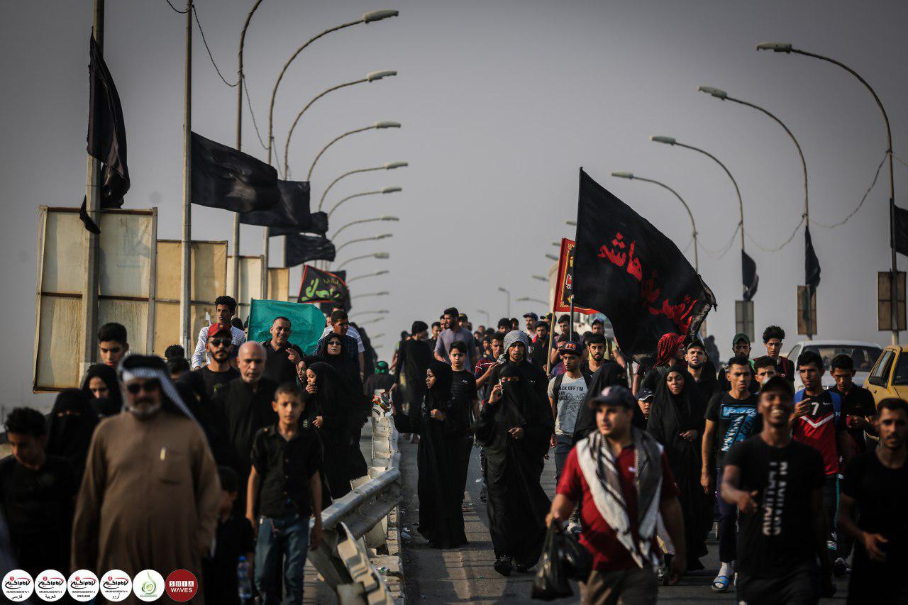 تصویر گزارش تصویری : سیل جمعیت شیعیان در مسیر بصره به کربلا ، پیاده روی #زیارت_اربعین_1440