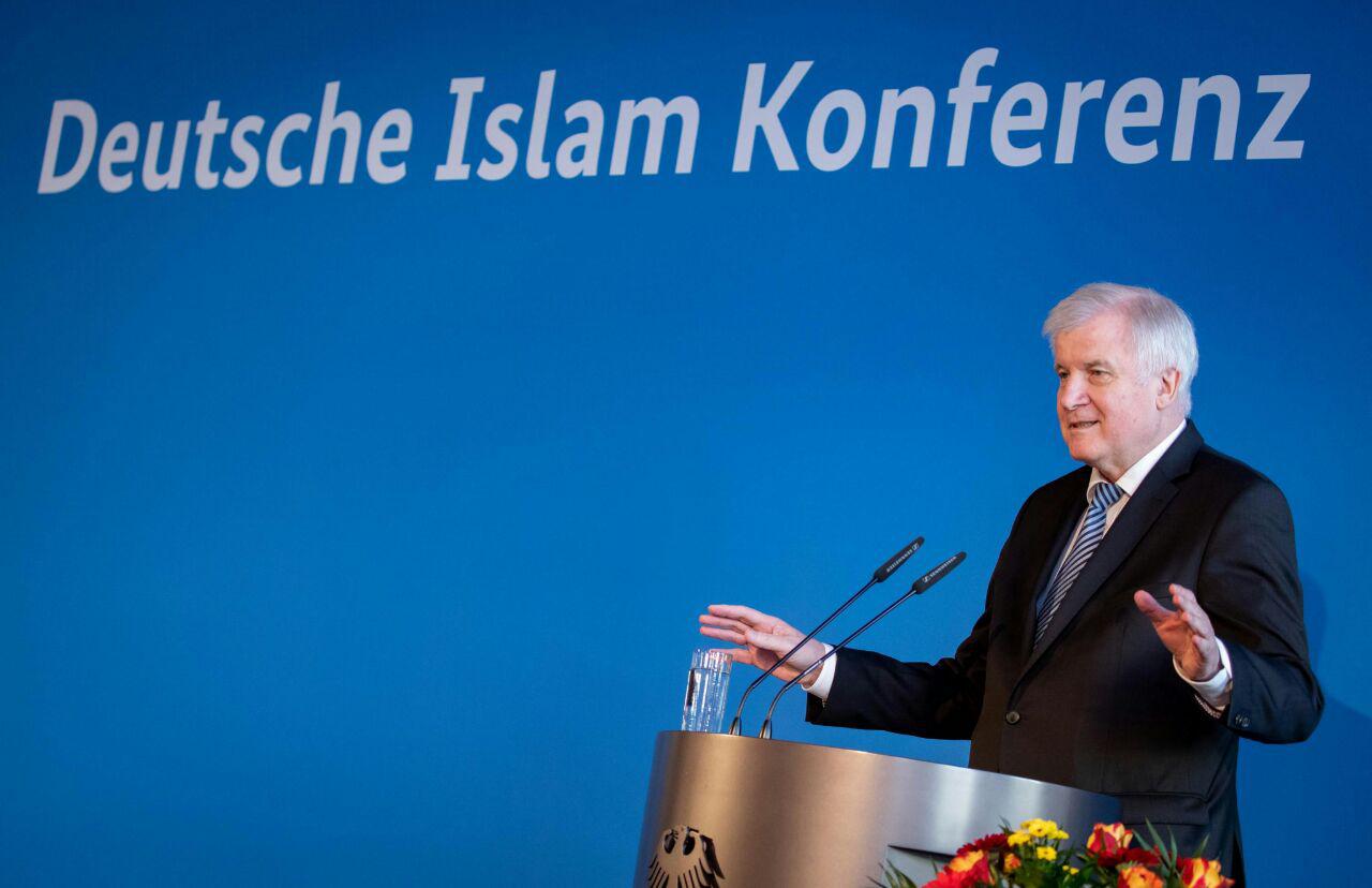 تصویر تغییر موضع وزیر کشور آلمان درباره اسلام و مسلمانان