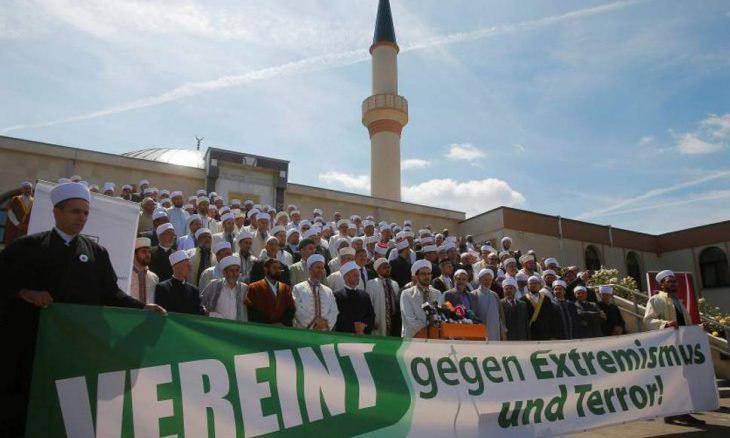 تصویر حذف کلمه اسلام از مدارک تحصیلی در اتریش