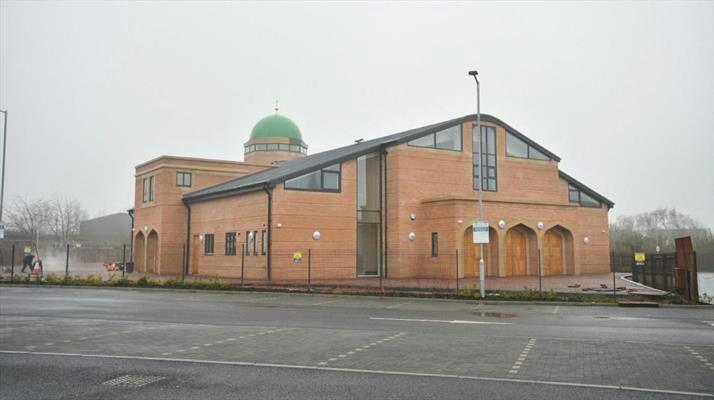 تصویر مسجد شهر لینکلن در بریتانیا نخستین مراسم درهای باز را برگزار می‌کند