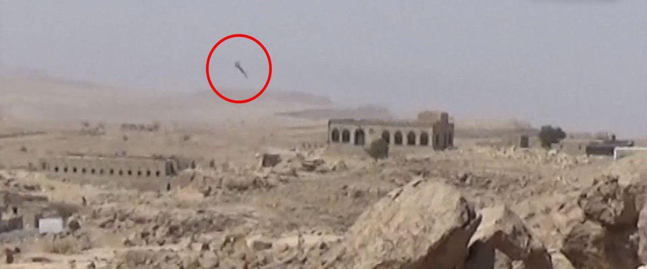 تصویر شهادت چهار نفر در حمله جنگنده‌های سعودی به خانه‌ای در شهرستان نهم یمن