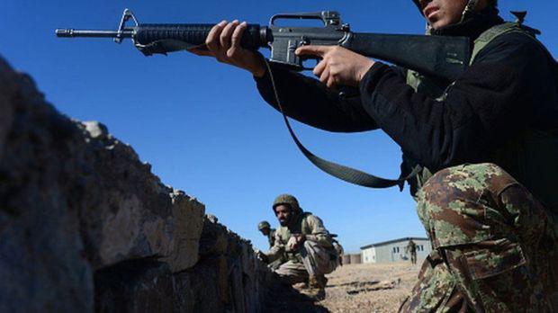 تصویر افزایش تلفات نیروهای افغانستان در هلمند/درگیری ها ادامه دارد
