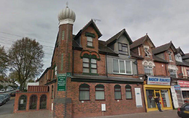 تصویر حمله همزمان به ۴ مسجد دومین شهر پرجمعیت بریتانیا