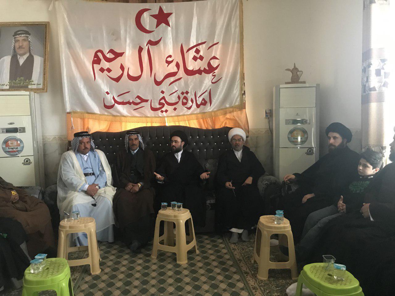 تصویر دیدار هیئتی از دفتر مرجعیت و مجموعه رسانه ای امام حسین علیه السلام، با عشایر عراق
