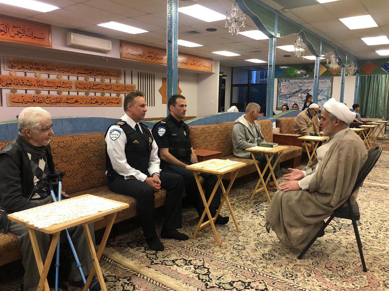تصویر دیدار مقامات پلیس مونترال کانادا با مدیر جهانی آیت الله العظمی شیرازی