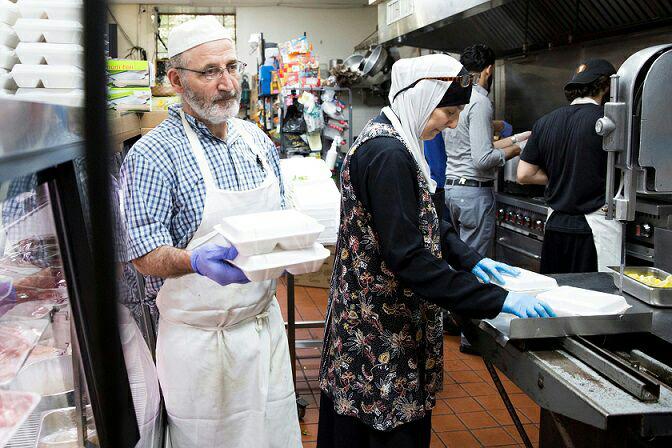 تصویر 6 سال کمک خانواده مسلمان به فقرای فیلادلفیا