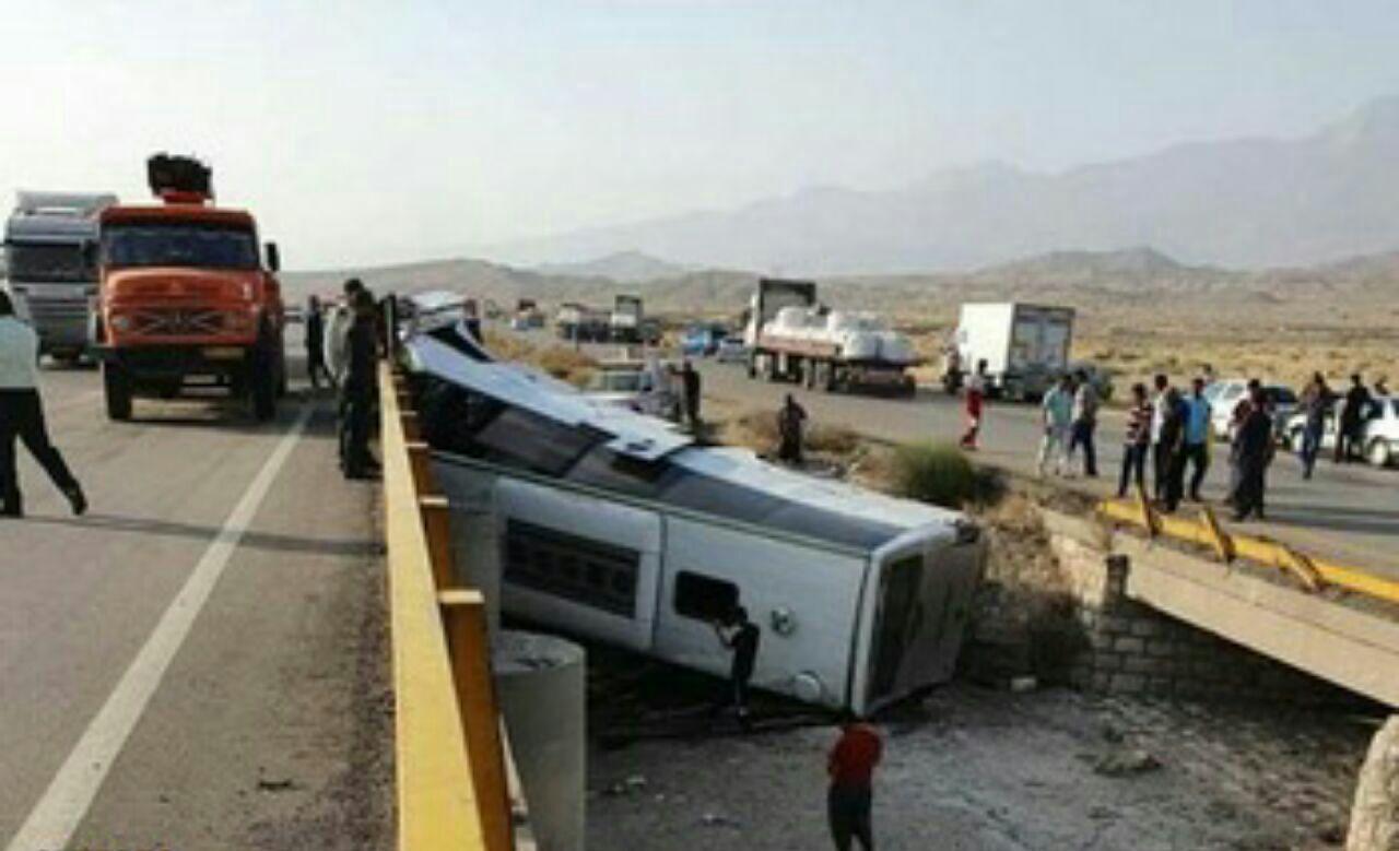 تصویر واژگونی اتوبوس زائران کربلا در ایران
