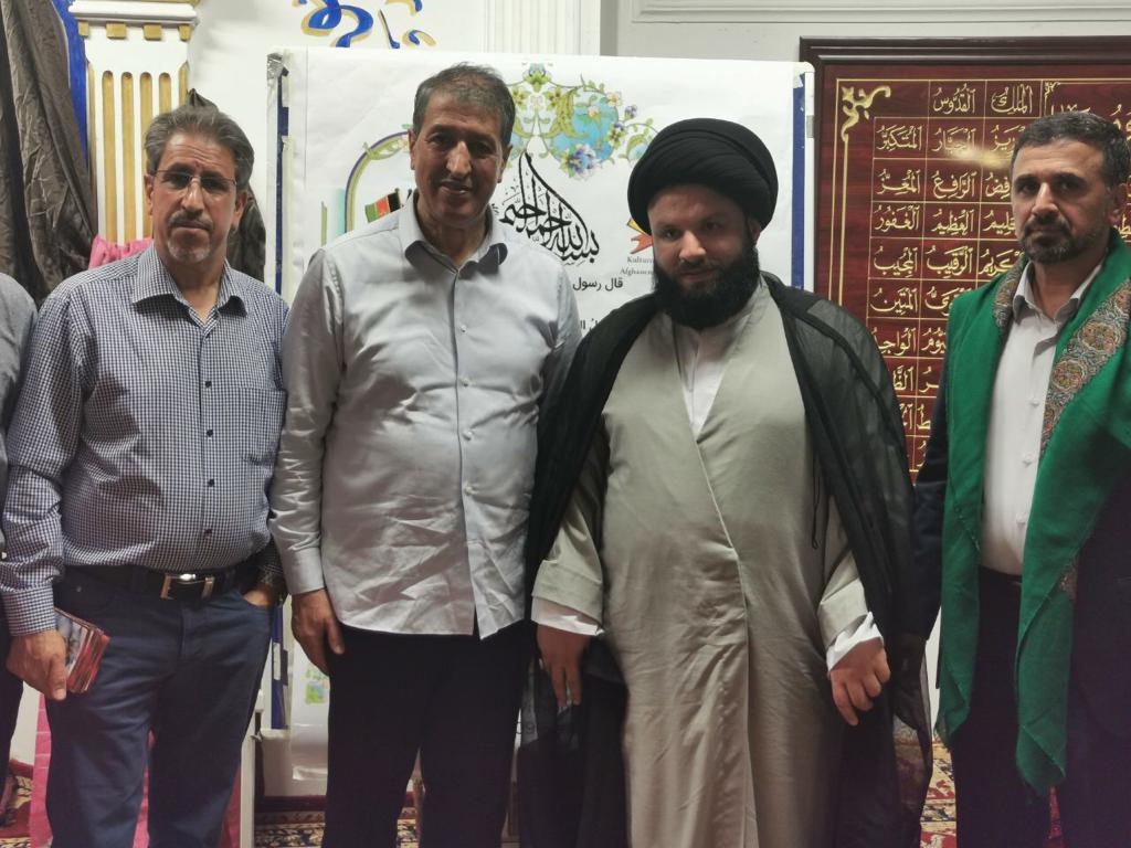 تصویر دیدار عضو هيئت مدیره مجموعه رسانه ای امام حسین علیه السلام با مسئولین مراکز شیعی کشور آلمان