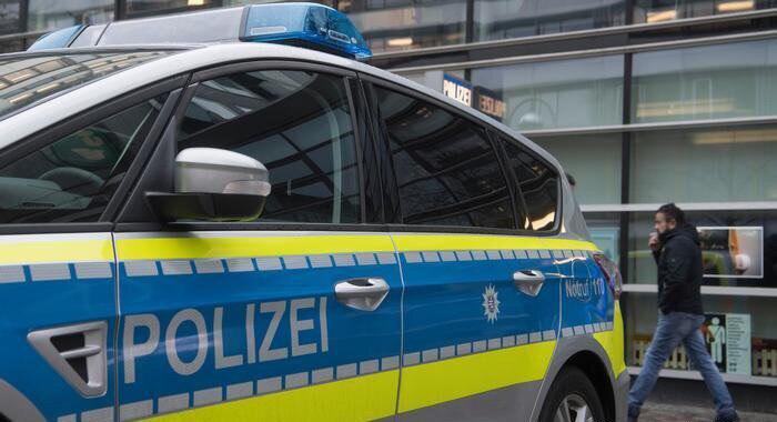 تصویر پلیس آلمان افراط گرایان تهدید کننده مساجد را دستگیر کرد