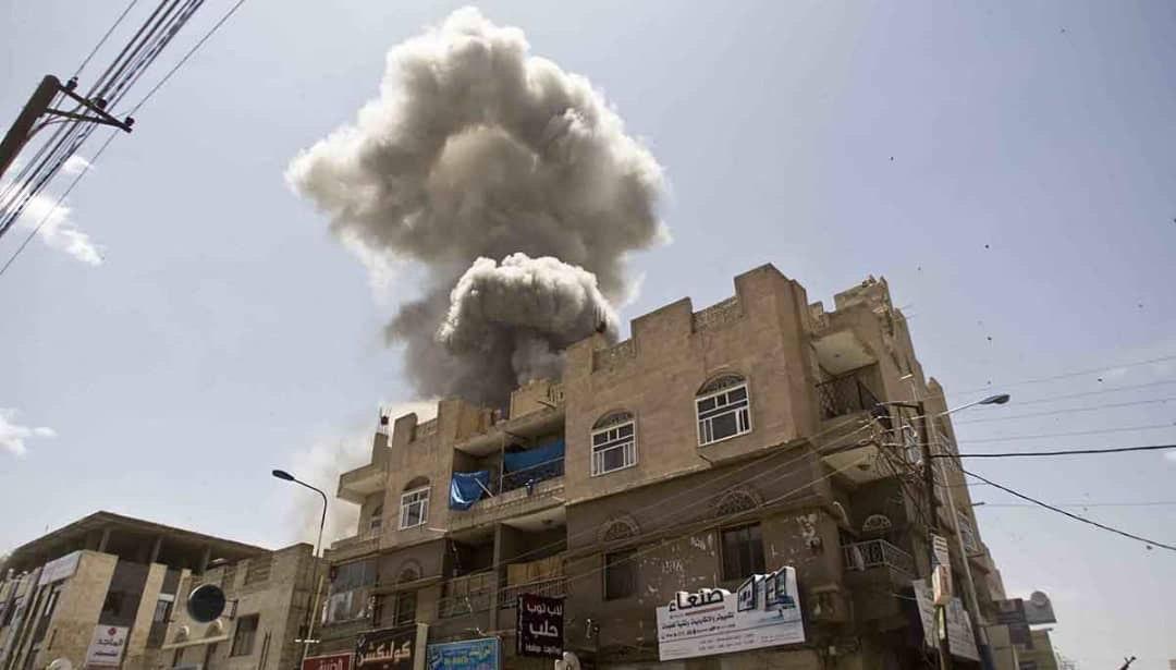 تصویر ادامه حملات ائتلاف سعودی به منازل مردم غیرنظامی یمن