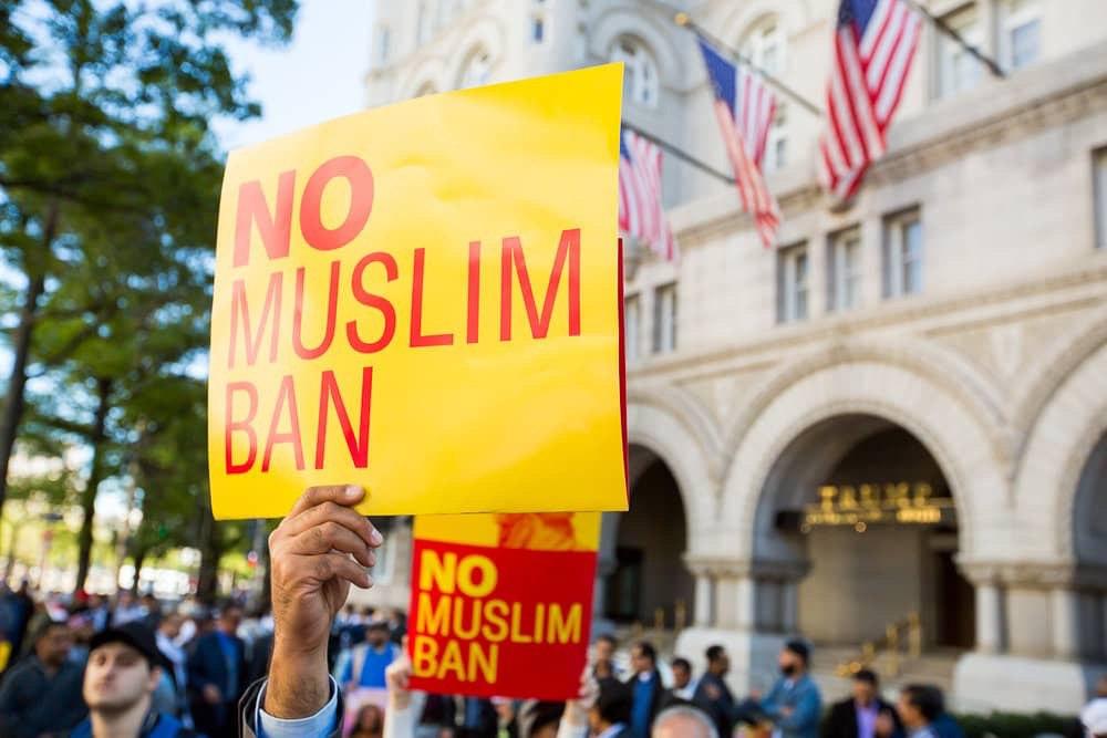 تصویر محکومیت گسترش طرح ترامپ در ممنوعیت ورود مسلمانان به آمریکا