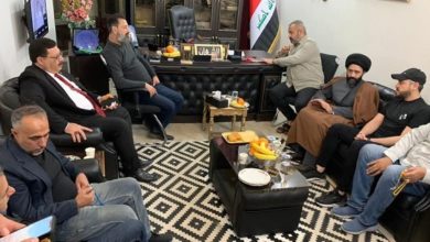 تصویر بازدید چند شخصیت دینی و رسانه ای کشور عراق از مقر مجموعه رسانه ای الشعائر در بغداد