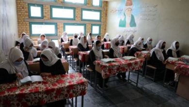 تصویر سازمان ملل حقوق آموزگاران مدارس افغانستان را می‌پردازد