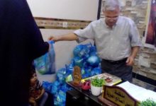 تصویر توزیع بسته های معیشتی میان نیازمندان بغداد به مناسبت ایام شهادت حضرت زهرا سلام الله علیها
