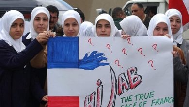 تصویر خشم مدافعان حقوق زنان از ممنوعیت حجاب در مسابقات ورزشی فرانسه