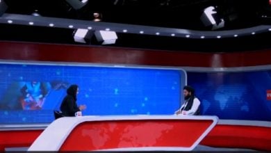تصویر مجریان زن در شبکه‌های تلویزیونی افغانستان دستور طالبان را نادیده گرفتند￼