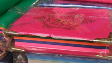 تصویر جمع‌آوری قرآن‌های رنگی از بازار الجزایر