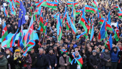 تصویر راهپیمایی بانوان جمهوری آذربایجان در محکومیت توهین به مقدسات اسلامی