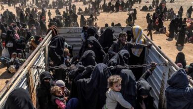 تصویر انتقال ۶۰۰ تن از بستگان د۱عش از سوریه به عراق