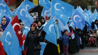 تصویر تجمع مسلمانان ایغور مقابل سفارت چین در ترکیه