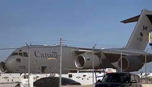 تصویر رسیدن دو هواپیمای حامل مهاجران افغانستانی به کانادا