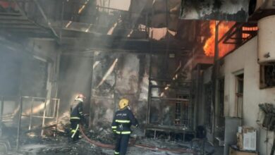 تصویر وقوع آتش سوزی گسترده در یک ساختمان تجاری در مرکز بغداد