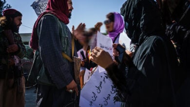 تصویر انتشار نامه بنياد جهانى حضرت آيت الله العظمى سيد صادق شيرازى در حمایت از دختران و زنان افغانستان