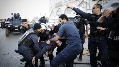 تصویر سازمان عفو بین الملل: رژیم بحرین به محدودیت آزادی بیان و تجمع، شکنجه و انتقام از زندانیان عقیدتی ادامه می دهد