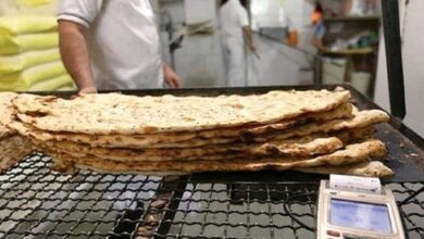 تصویر محرومیت مهاجران افغانستانی از خرید نان در ایران