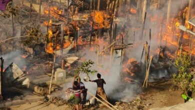 تصویر آتش‌سوزی در کمپ پناهندگان روهینگیا در میانمار